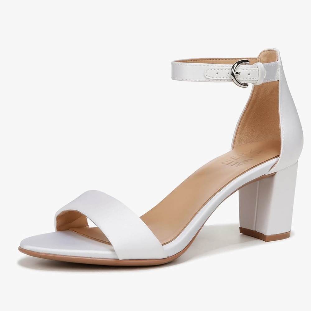 New In Box Naturalizer Women’s Vera Pearl White Satin Heels Sz 10